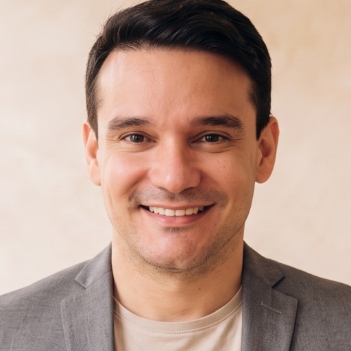 Dr. Fernando Arias